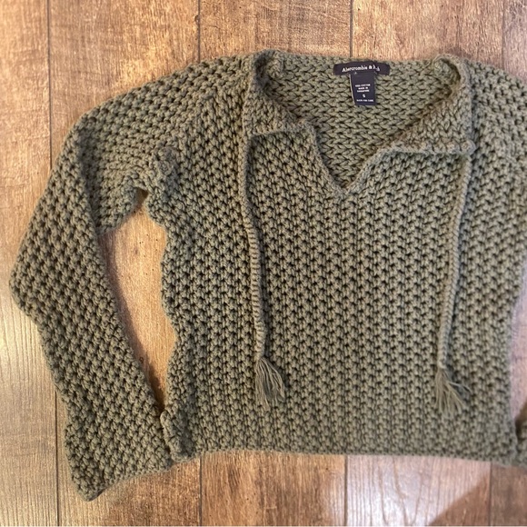 Abercrombie & Fitch Sweaters - vintage y2k crochet cropped olive green abercrombie & fitch sweater